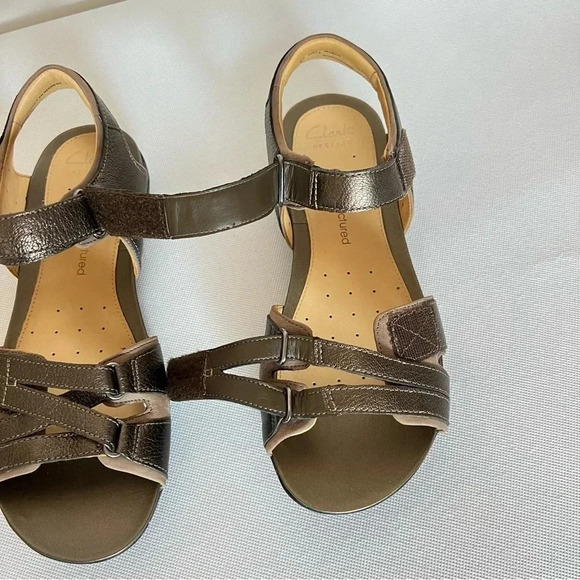 Clarks Un Vasha Sandal Bronze Leather Strappy Velcro Adjustable Fit Size 7 - Picture 7 of 9